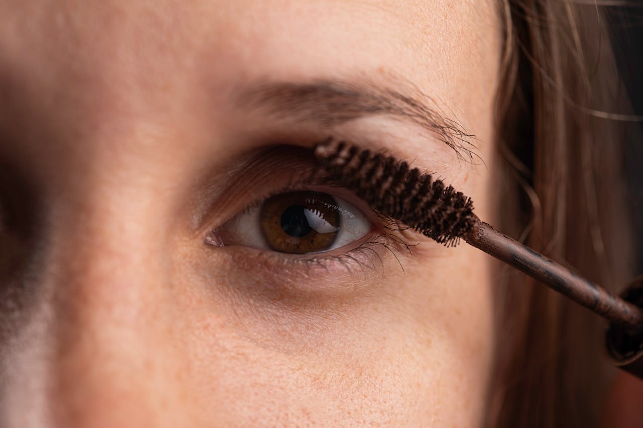 Lash lifting doma vs. v salonu: Jak zdvihnout své řasy a jaká možnost je pro vás ta správná? obrázek 7